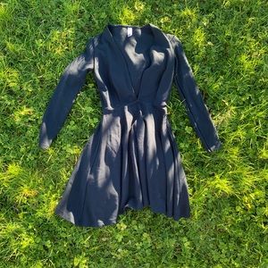 Short-Sleeved Dark Blue Dress w/ V-Cut